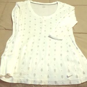 Women’s NIKE thermal shirt